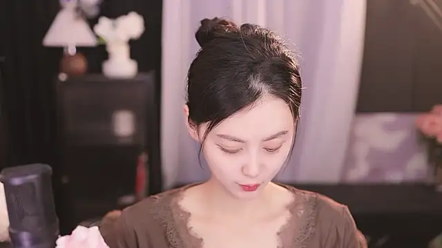 Snapshot of Ocean--Lili chatting on 01-23-25, 02:28 Ocean--Lili online show from 01-23-25, 02:28