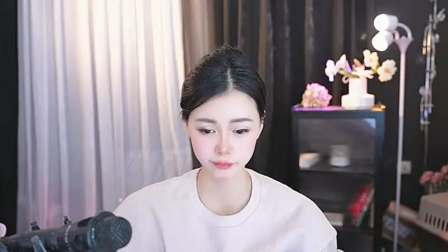 Snapshot of Ocean--Lili chatting on 03-22-25, 05:09 Ocean--Lili online show from 03-22-25, 05:09