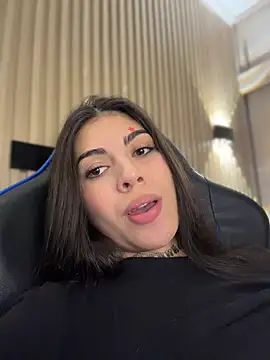 Sarasanders 4 online show from 04-28-26, 02:27