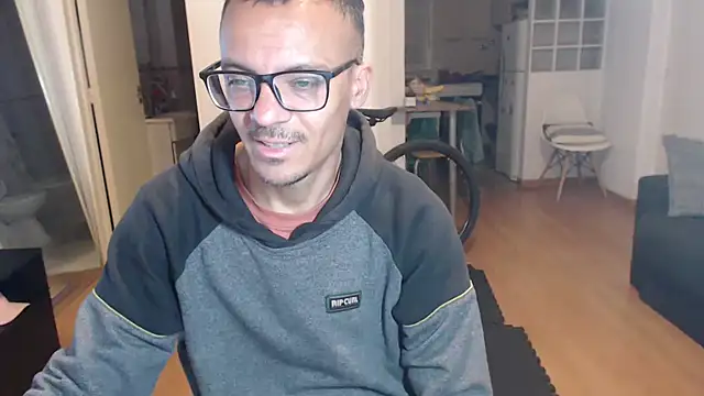 guachin hunk online show from 11-23-25, 04:12