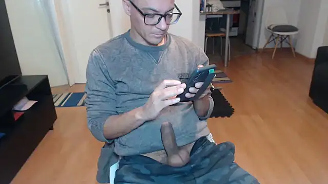 guachin hunk online show from 06-25-26, 05:12