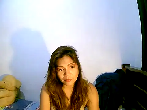 Snapshot of sweetvirginia01 chatting on 10-15-25, 05:18 sweetvirginia01 online show from 10-15-25, 05:18