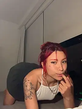 Snapshot of dinamita_Blair chatting on 10-21-25, 12:33 dinamita Blair online show from 10-21-25, 12:33