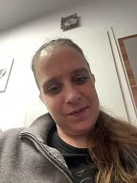 LadyChantale online show from 05-18-26, 06:08