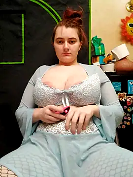 Snapshot of Snowbunnycake_131 chatting on 03-03-25, 11:33 Snowbunnycake 131 online show from 03-03-25, 11:33