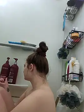 Snapshot of Snowbunnycake_131 chatting on 09-19-25, 06:04 Snowbunnycake 131 online show from 09-19-25, 06:04