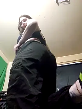 Snapshot of Snowbunnycake_131 chatting on 09-26-25, 08:57 Snowbunnycake 131 online show from 09-26-25, 08:57