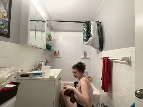 Snapshot of Snowbunnycake_131 chatting on 11-03-25, 10:42 Snowbunnycake 131 online show from 11-03-25, 10:42