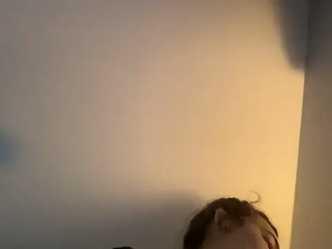 Snapshot of Snowbunnycake_131 chatting on 11-06-25, 12:06 Snowbunnycake 131 online show from 11-06-25, 12:06