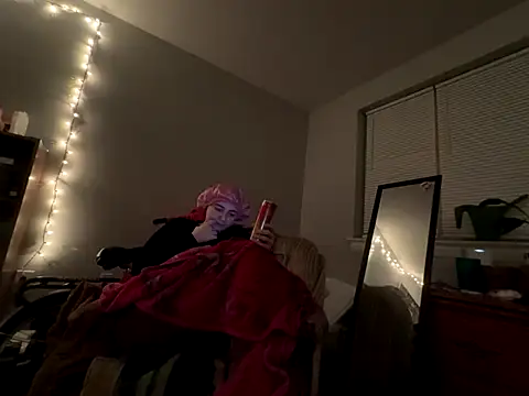 Snapshot of Snowbunnycake_131 chatting on 11-23-25, 11:15 Snowbunnycake 131 online show from 11-23-25, 11:15