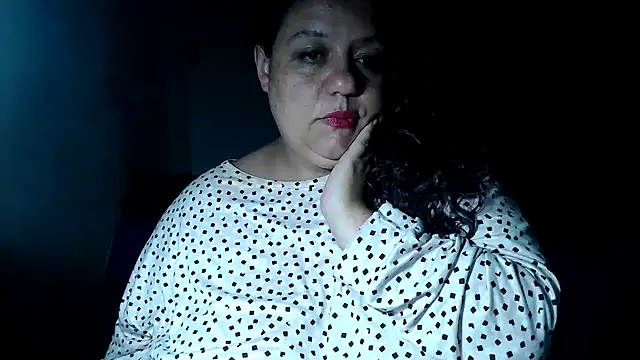 Snapshot of Lauren_baby chatting on 02-11-25, 02:14 Lauren baby online show from 02-11-25, 02:14