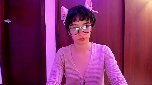 Snapshot of _Lunnaa_ chatting on 03-03-25, 12:48 Lunnaa online show from 03-03-25, 12:48