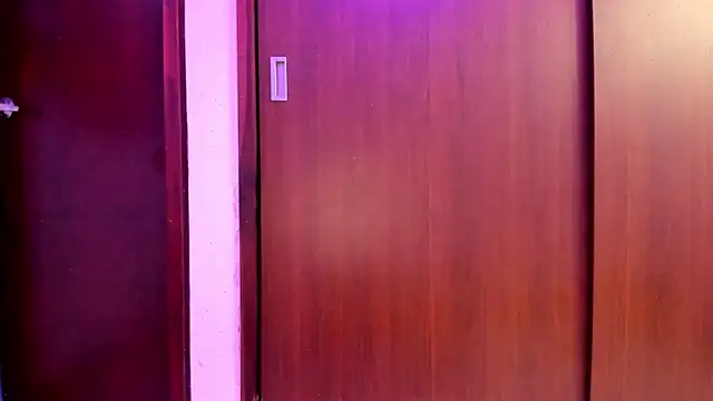 Snapshot of _Lunnaa_ chatting on 03-17-25, 01:24 Lunnaa online show from 03-17-25, 01:24