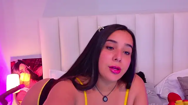 Snapshot of ValenScott1 chatting on 05-15-26, 01:07 ValenScott1 online show from 05-15-26, 01:07