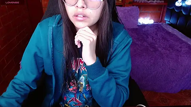 Snapshot of MidoriQuiinn chatting on 06-13-26, 04:27 MidoriQuiinn online show from 06-13-26, 04:27