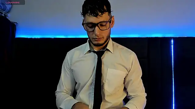 alejandro  2 online show from 04-11-26, 04:55