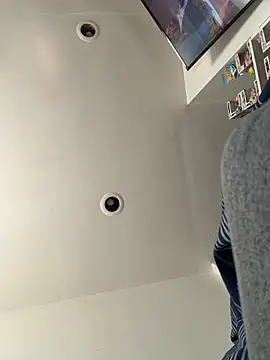 JRealz14 online show from 04-27-26, 02:26