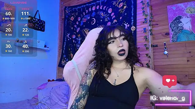 Snapshot of valenor_ chatting on 10-24-25, 02:08 valenor online show from 10-24-25, 02:08