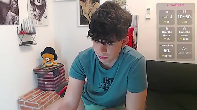 Oliverboy- online show from 06-15-26, 11:29