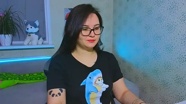 EsterLogan online show from 12-05-25, 10:24