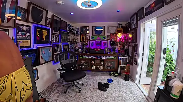 Briefs bud online show from 09-13-25, 03:56