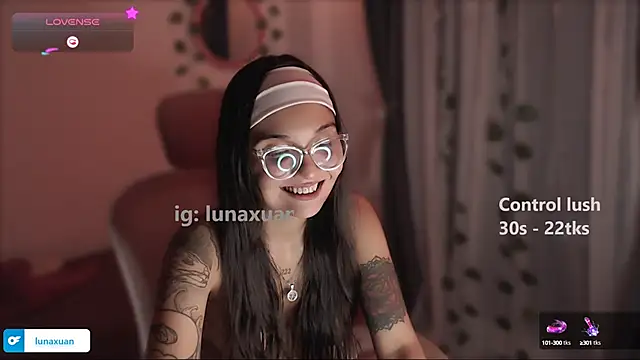 LunaXuan online show from 02-08-25, 05:29