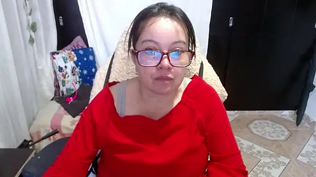Sonialorens  online show from 12-20-24, 02:05