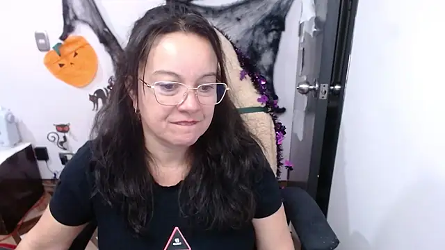 Sonialorens  online show from 11-02-25, 11:18