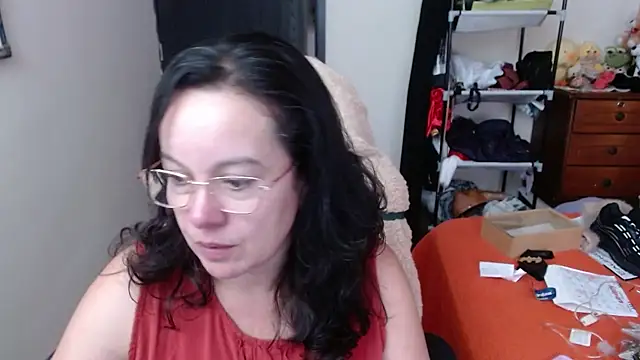 Sonialorens  online show from 11-26-25, 08:54