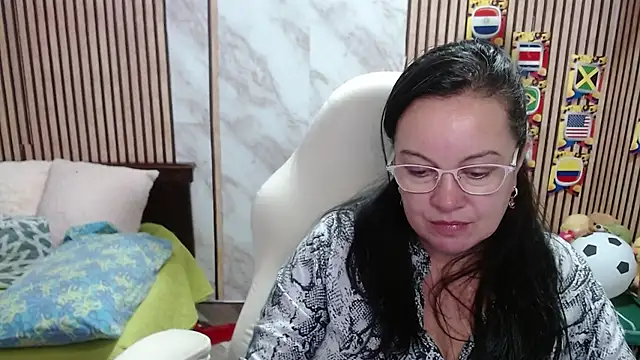 Sonialorens  online show from 06-21-26, 07:27