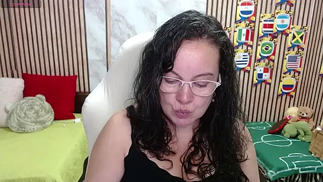 Sonialorens  online show from 07-16-26, 04:35