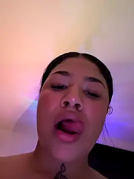 Snapshot of IamSashaLuv chatting on 12-04-24, 09:40 IamSashaLuv online show from 12-04-24, 09:40