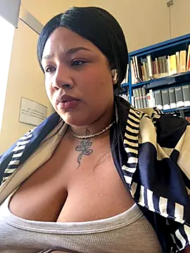 Snapshot of IamSashaLuv chatting on 09-30-25, 09:14 IamSashaLuv online show from 09-30-25, 09:14