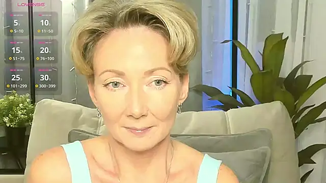 Snapshot of AkexandraFix chatting on 11-07-25, 01:00 AkexandraFix online show from 11-07-25, 01:00