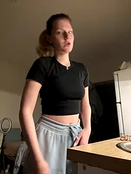 MaryHiggins online show from 10-26-25, 08:37