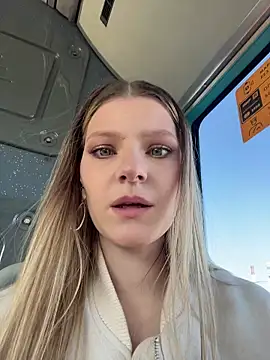 MaryHiggins online show from 04-11-26, 01:37