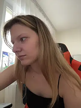 MaryHiggins online show from 04-26-26, 12:03