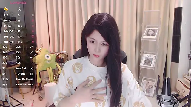Judy0523 online show from 02-26-25, 03:53