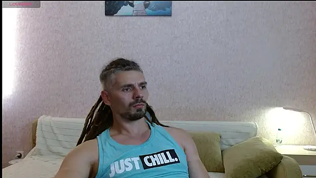 Snapshot of Aestheticguy101 chatting on 06-22-26, 04:37 Aestheticguy101 online show from 06-22-26, 04:37