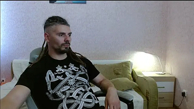 Snapshot of Aestheticguy101 chatting on 07-12-26, 02:41 Aestheticguy101 online show from 07-12-26, 02:41
