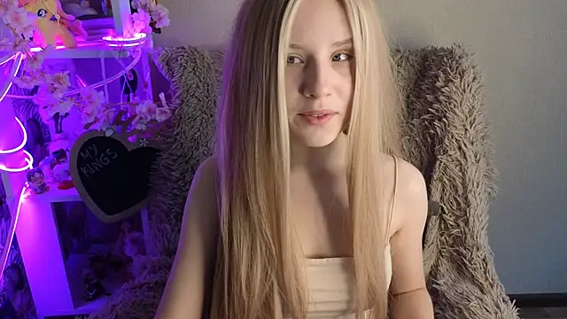 sarakaell online show from 10-13-25, 02:44