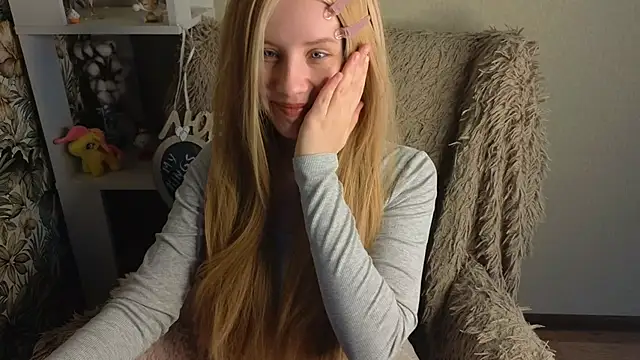 Snapshot of sarakaell chatting on 05-26-26, 01:56 sarakaell online show from 05-26-26, 01:56
