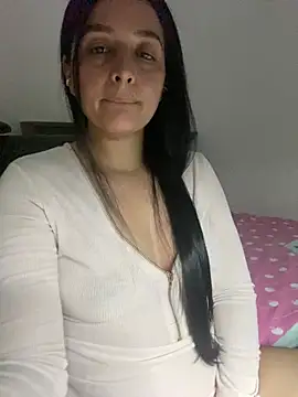 Snapshot of vellaAngel chatting on 12-11-24, 04:18 vellaAngel online show from 12-11-24, 04:18