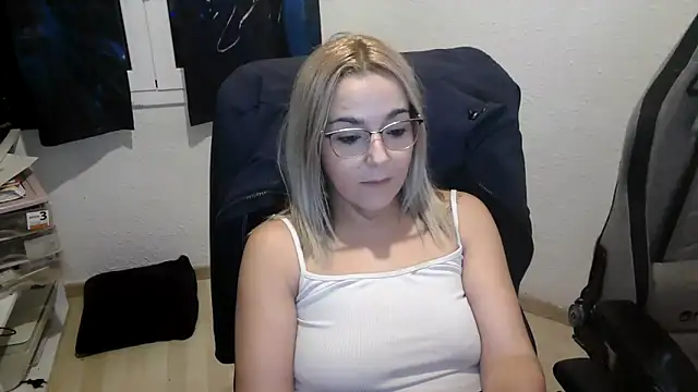 bekka   online show from 12-15-25, 05:17