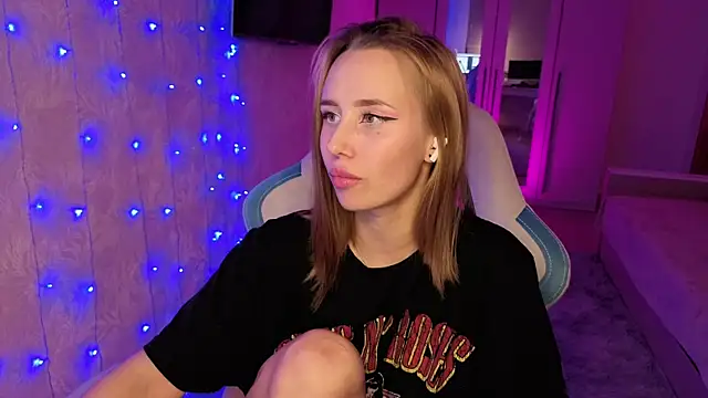 Snapshot of litlle_pie chatting on 09-30-25, 08:47 litlle pie online show from 09-30-25, 08:47