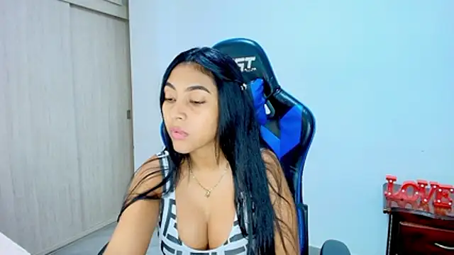 sophiax-x online show from 12-20-25, 01:07