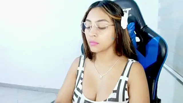 sophiax-x online show from 06-25-26, 09:03