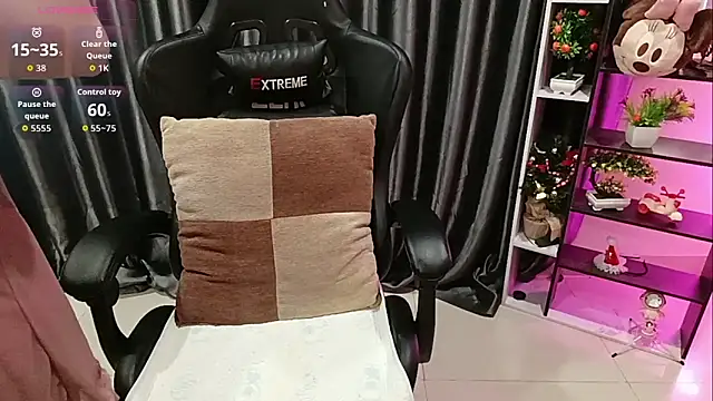 Yuki-yio online show from 12-22-25, 01:24