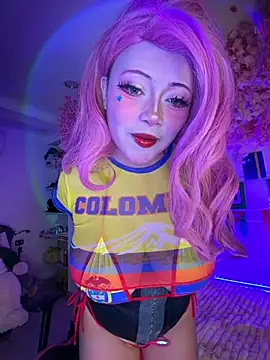 Snapshot of seraphine23 chatting on 06-24-26, 03:27 seraphine23 online show from 06-24-26, 03:27