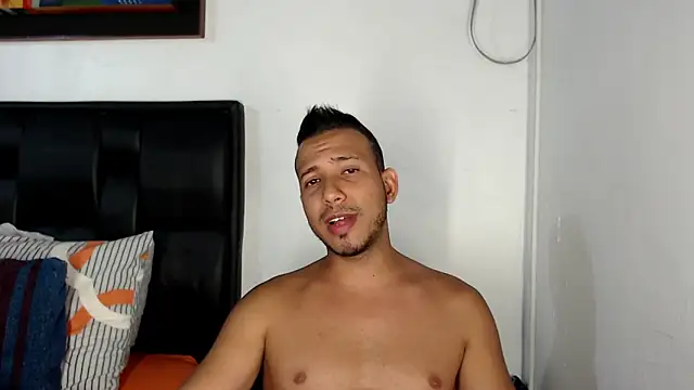 Snapshot of thommerxxx chatting on 01-22-25, 11:10 thommerxxx online show from 01-22-25, 11:10